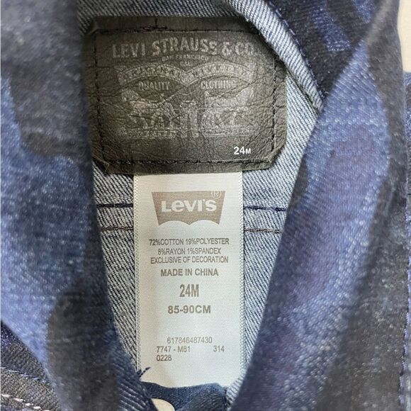 Levi's Denim Jean Trucker Jacket Baby Size 24 Months Blue Camo NWT - Picture 3 of 5